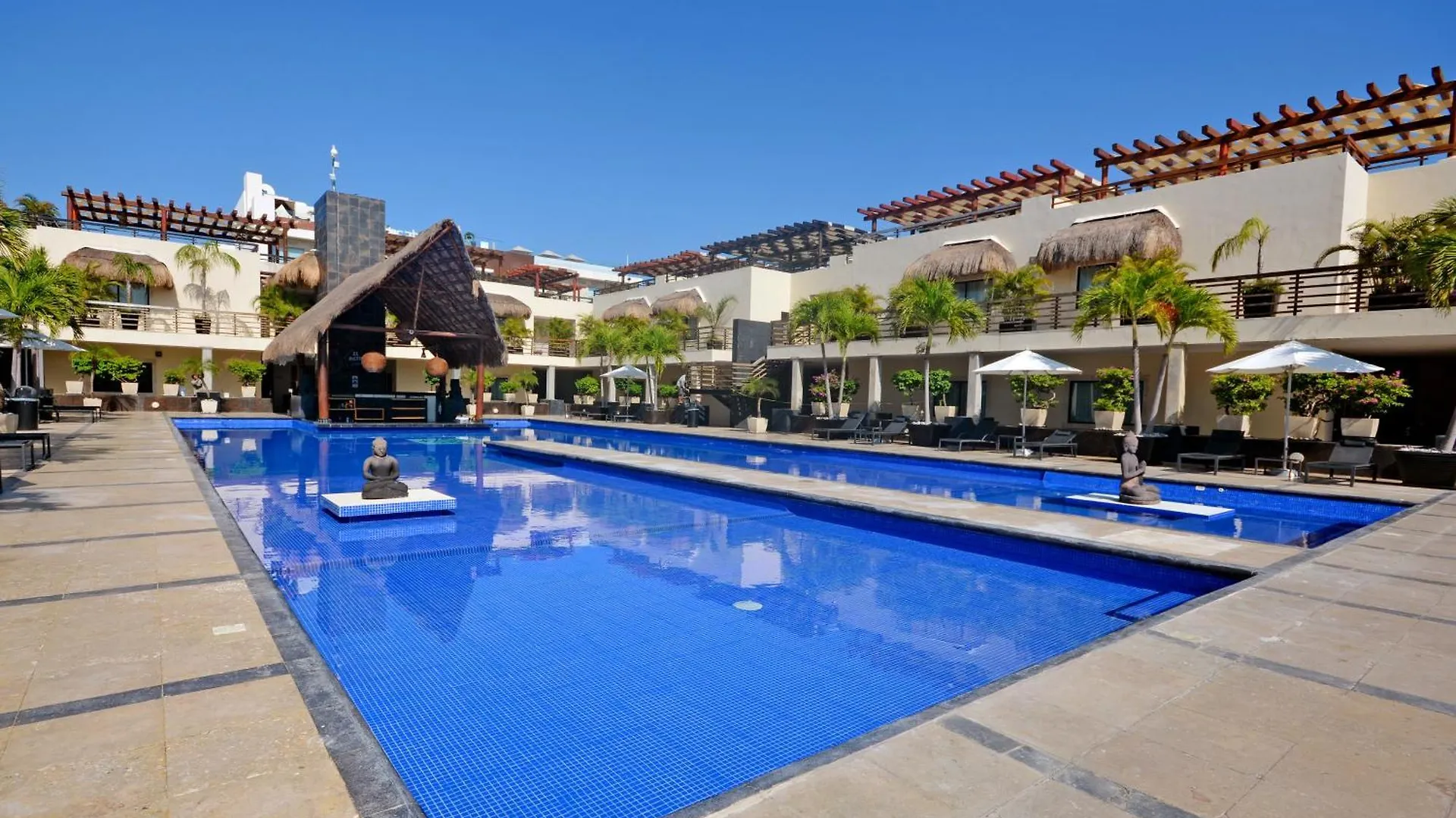 Aldea Thai Beachfront Condominios Playa del Carmen 0*,