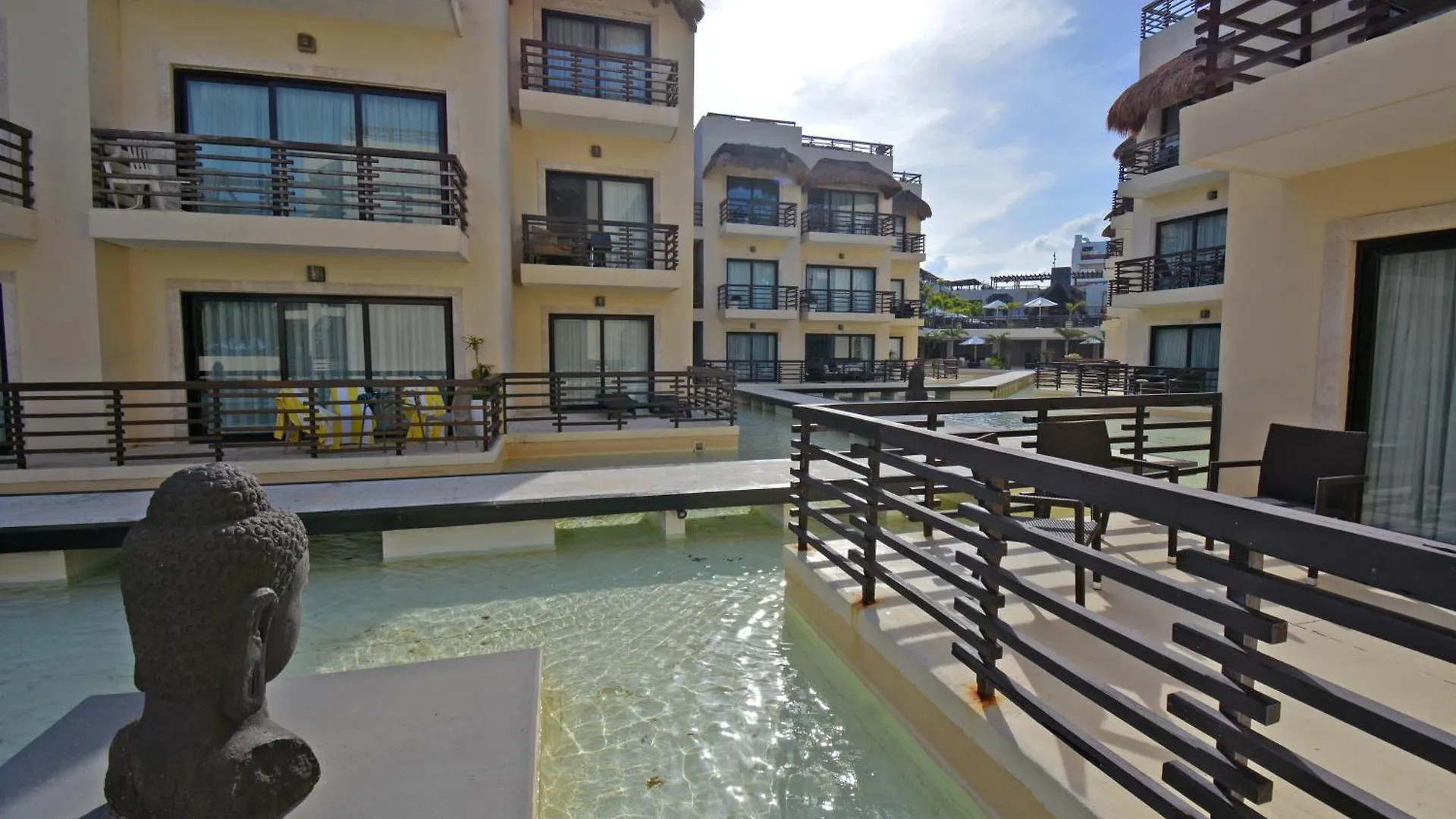 Aldea Thai Beachfront Condominios Playa del Carmen 0*,
