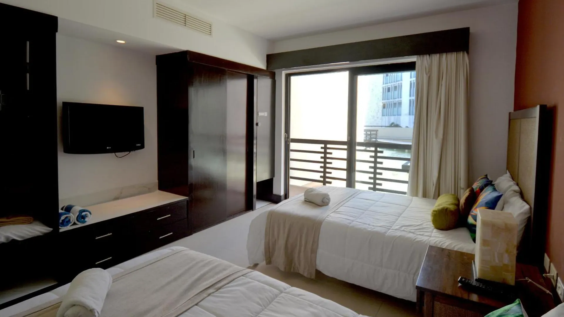 Apartman Aldea Thai Beachfront Condominios Playa del Carmen Mexikó